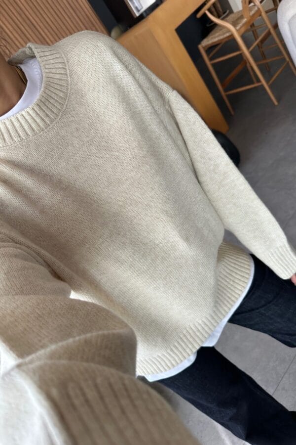 Sofia Creamy Sweatshirt - Image 3